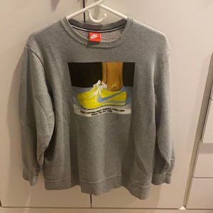 Nike gray sweatshirt Nwot